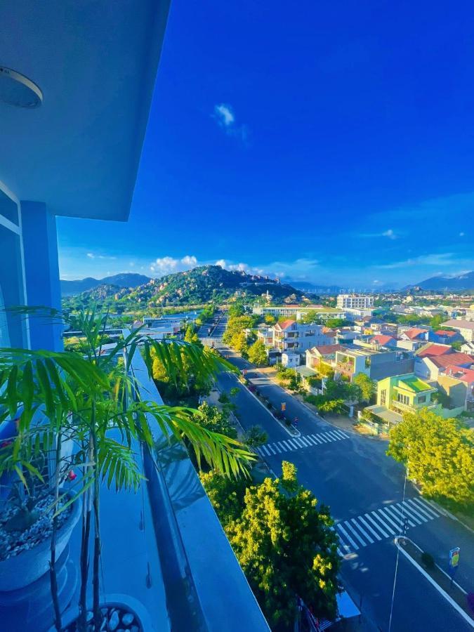 Отель KháCh SạN Sunrise Ninh ThuạN Фанранг Экстерьер фото