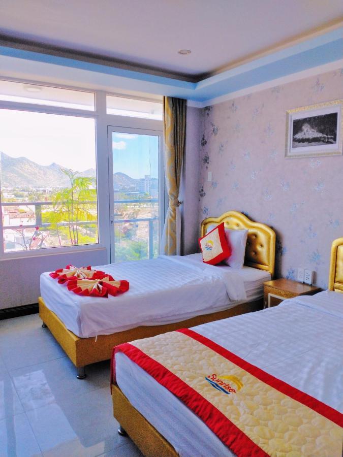 Отель KháCh SạN Sunrise Ninh ThuạN Фанранг Экстерьер фото